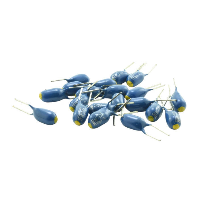 CAPACITOR TANTALIO 33UF 25V (2)